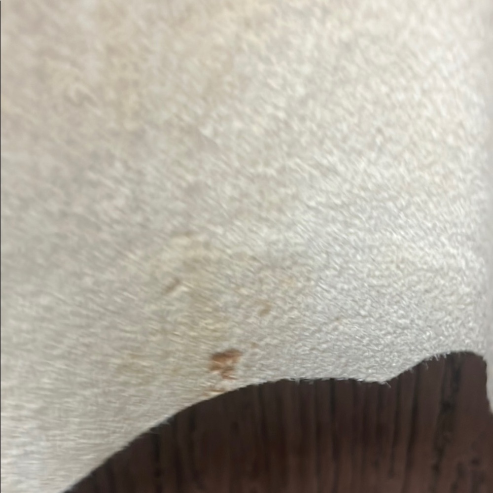 Chic Beige Cape With Patterned Design - image 5